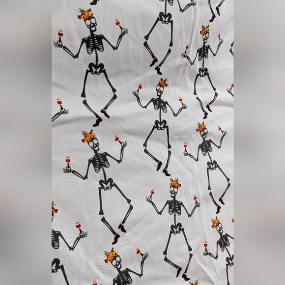 Coterie Studio Dancing Skeleton Halloween 100% Cotton Apron, New With Tag - Picture 4 of 6